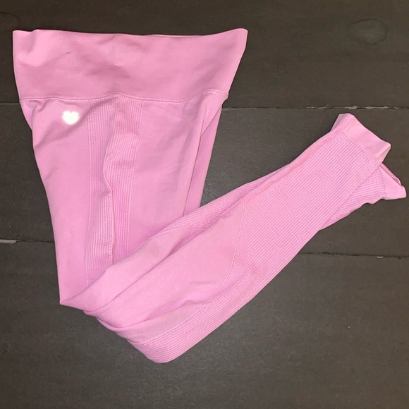 Forever 21 Pants - Forever 21 Medium Pink Leggings Yoga Pants